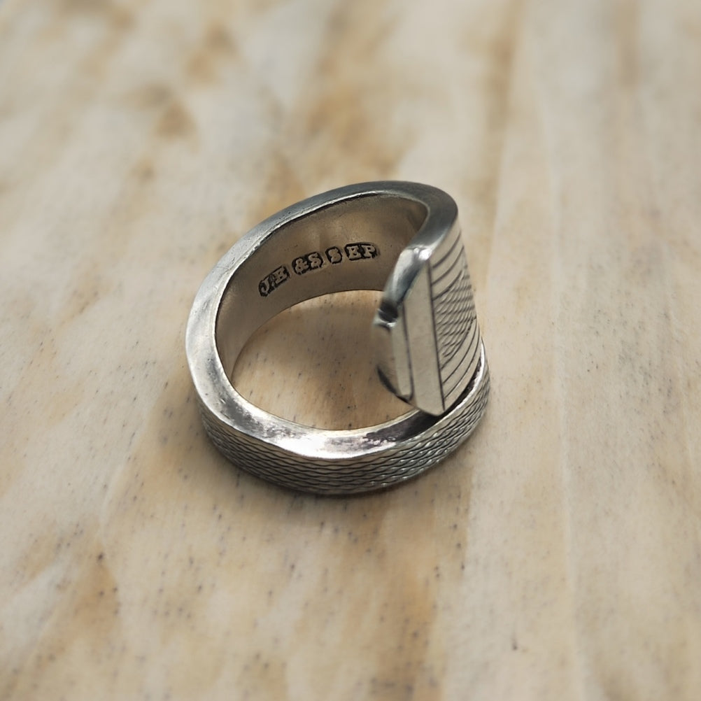 Art Deco style wrap around spoon ring