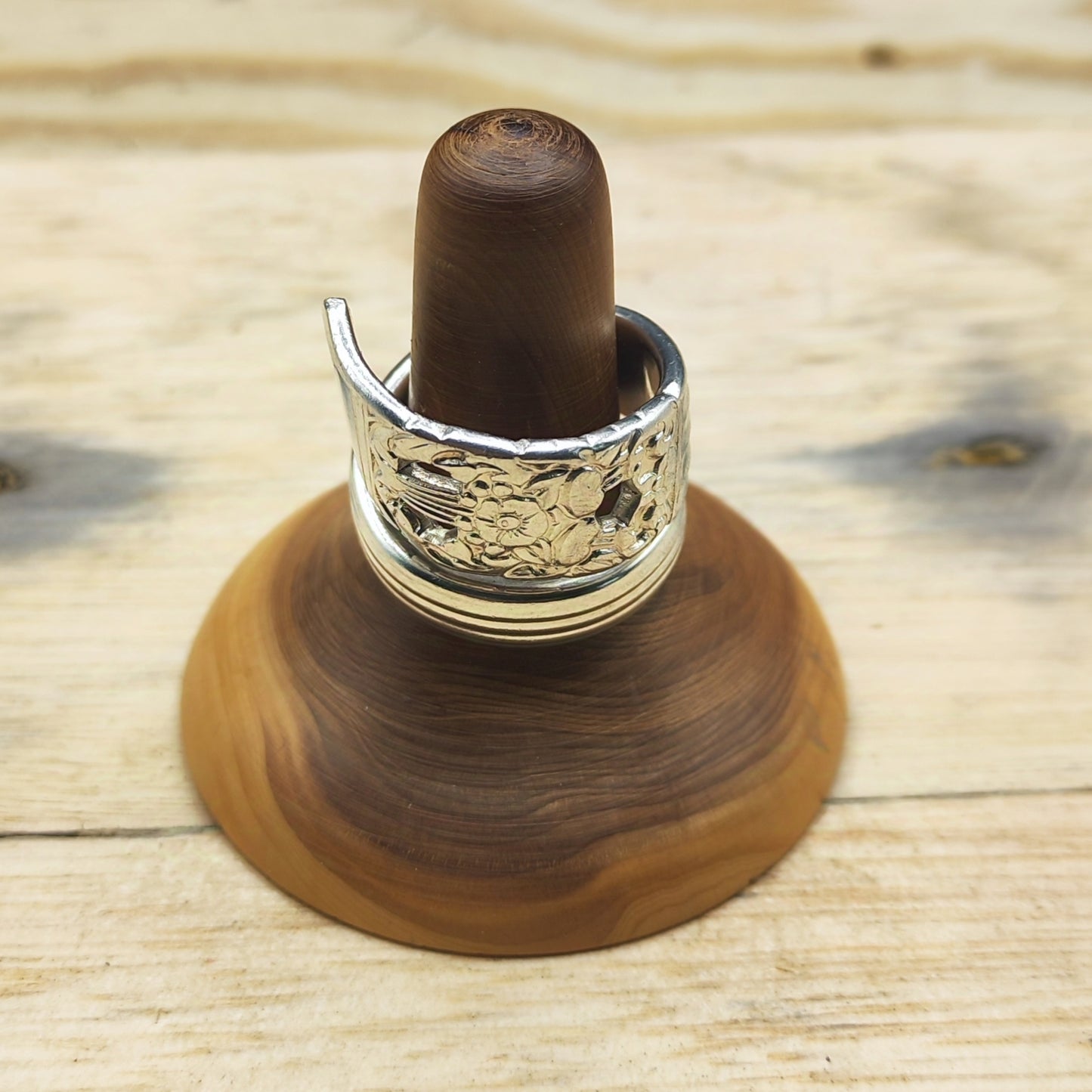 Wrap around spoon ring