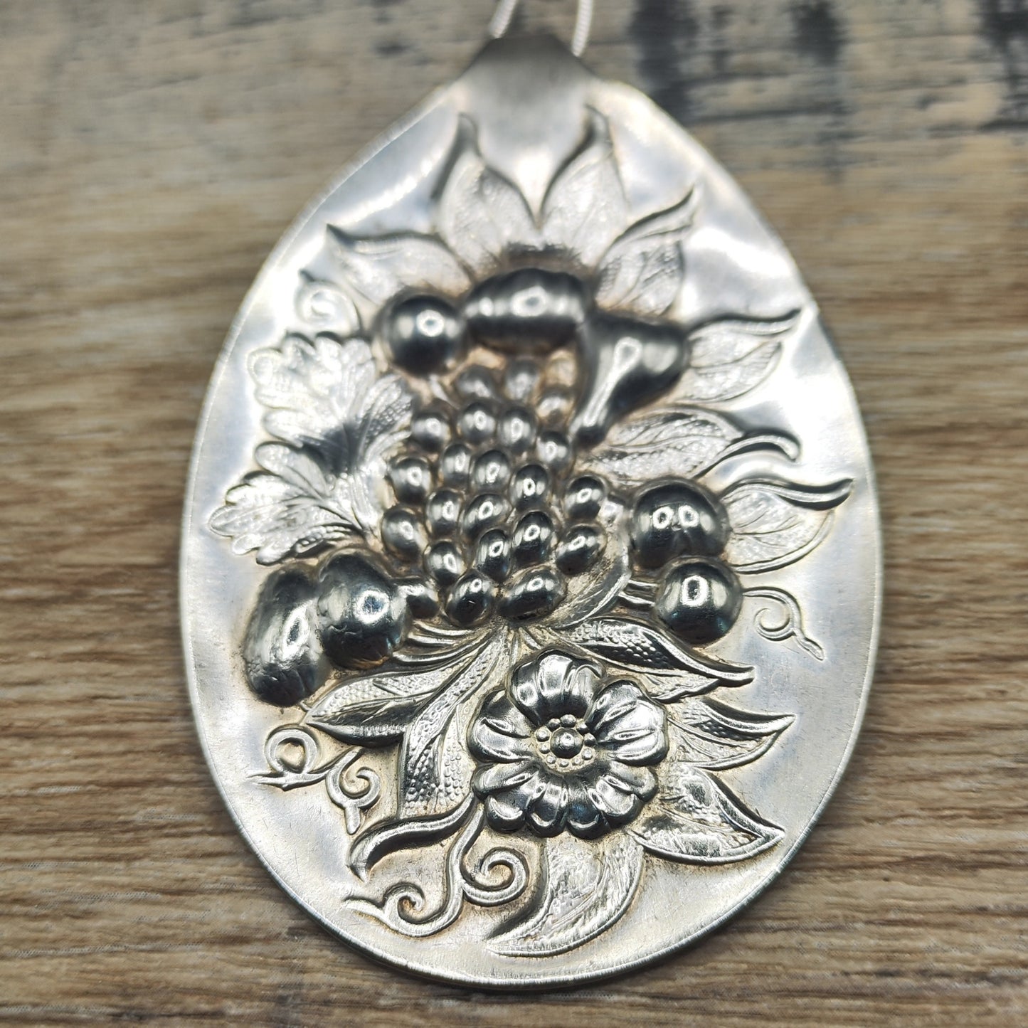 Silver plated Pendant & chain