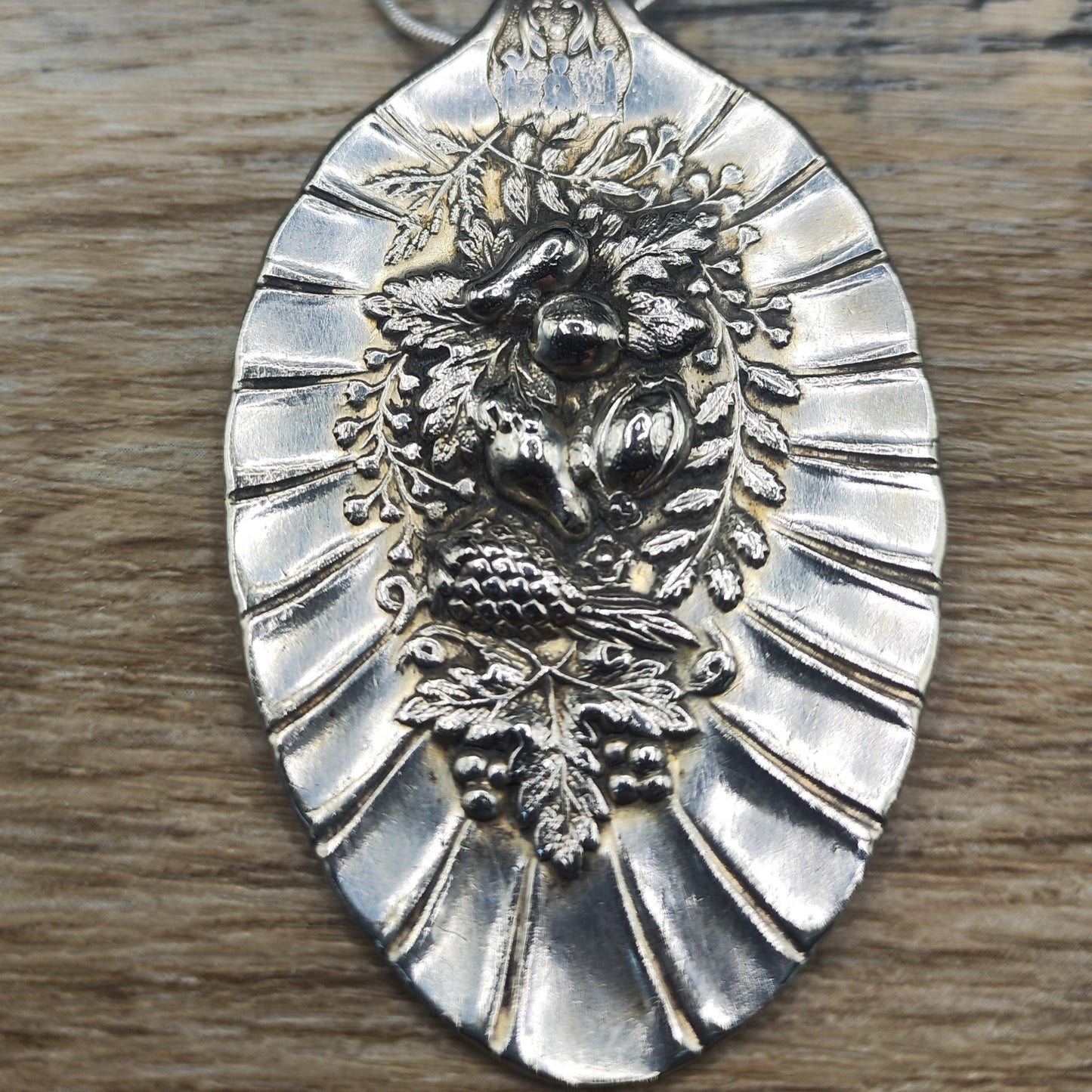 Silver plated Pendant & chain
