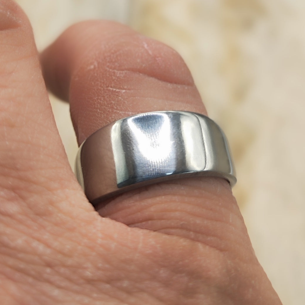 Stainless steel minimalistic ring