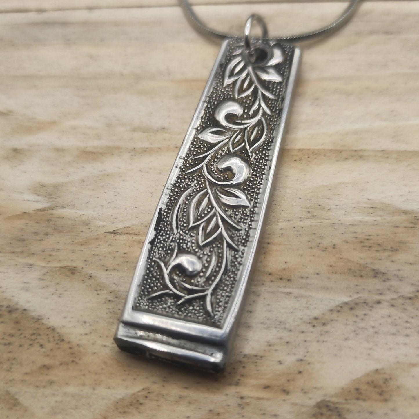 Stainless steel Pendant & chain