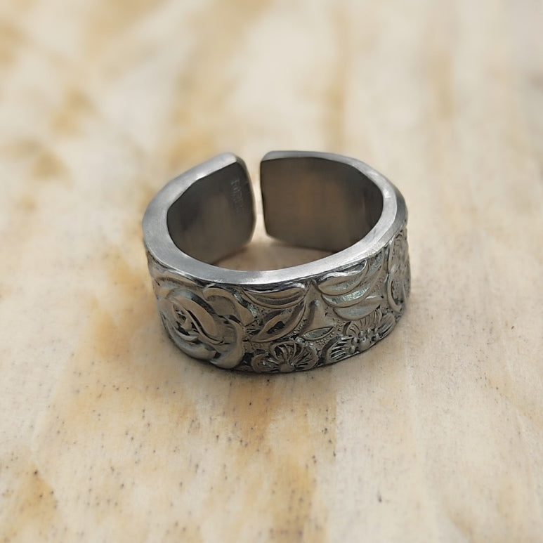 Stainless steel floral ring