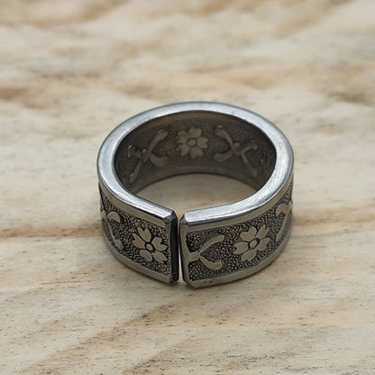 Stainless steel floral ring