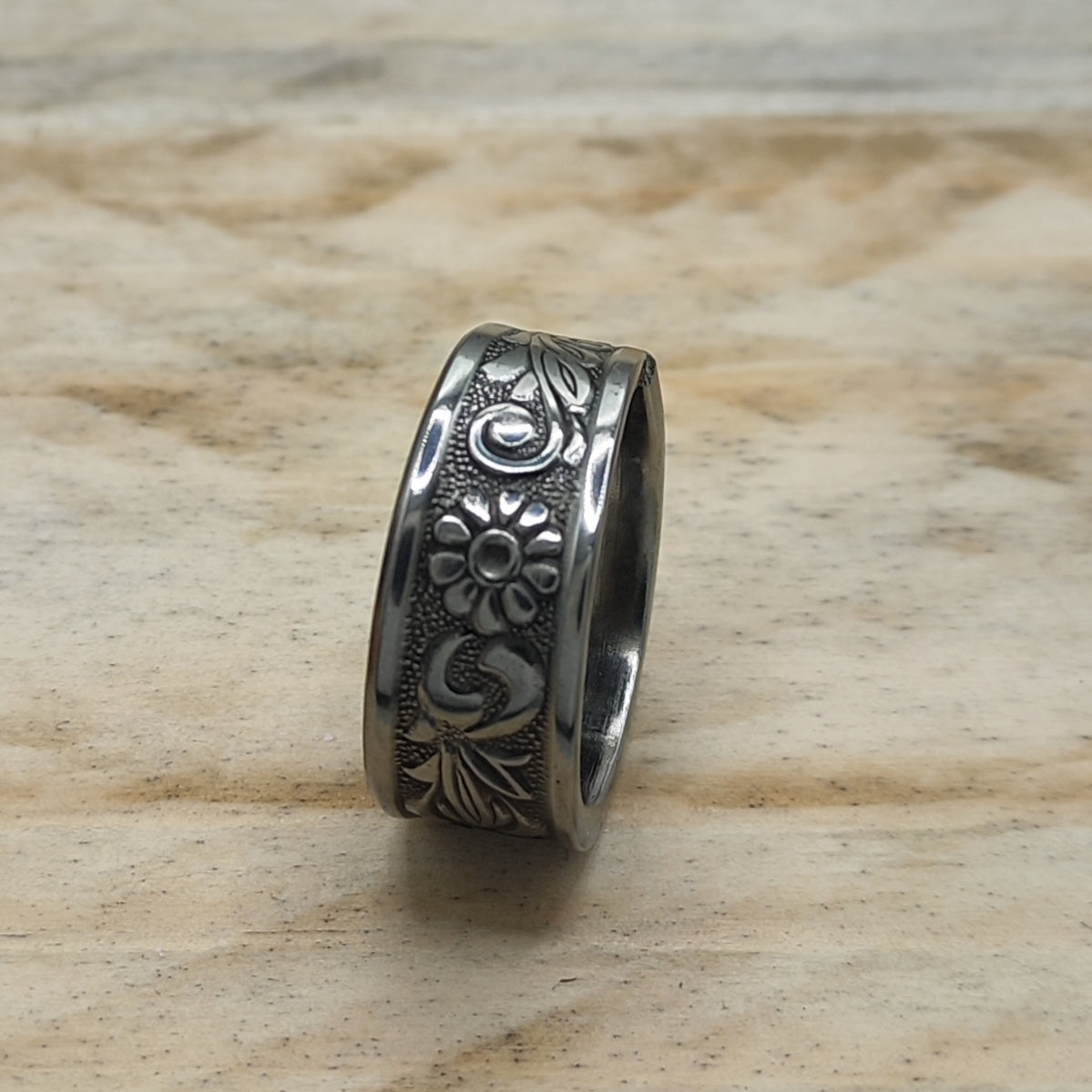 Stainless steel floral ring