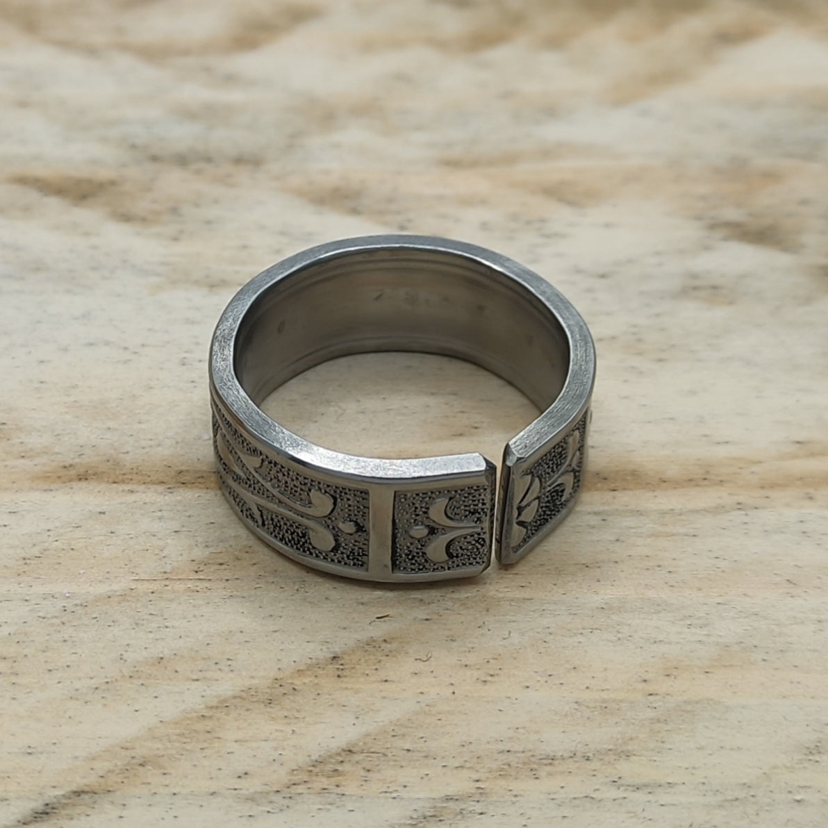 Stainless steel floral ring