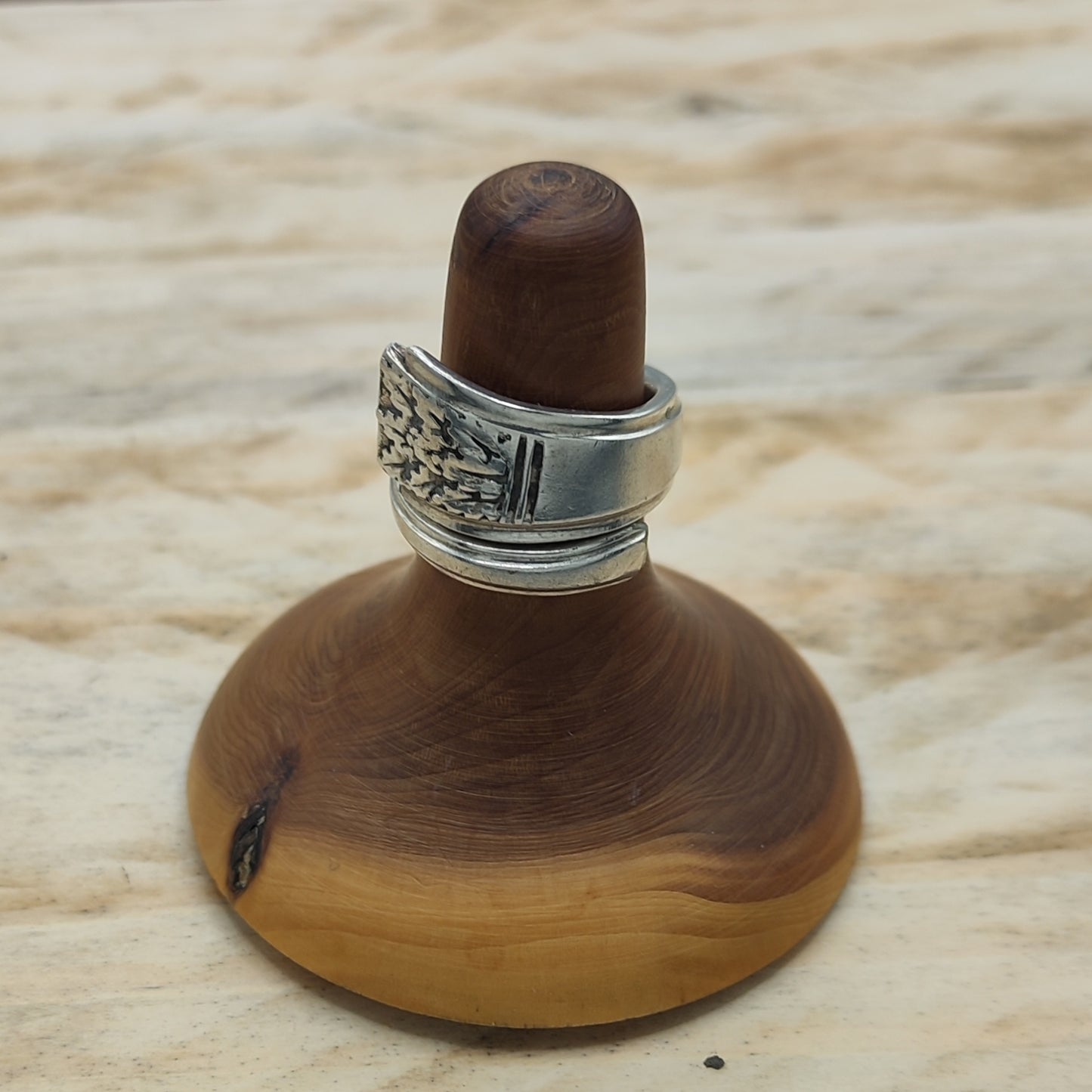 Wrap around spoon ring