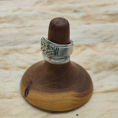 Wrap around spoon ring