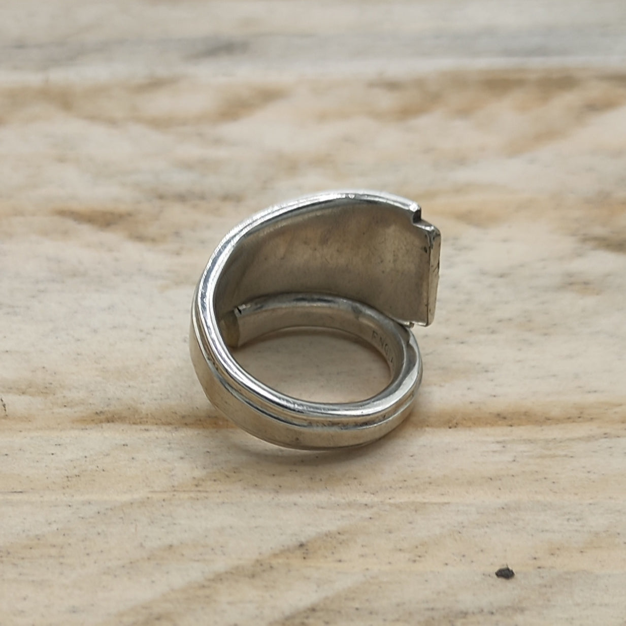 Wrap around spoon ring
