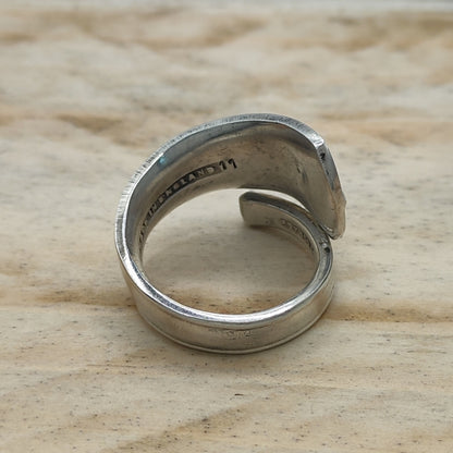Wrap around spoon ring