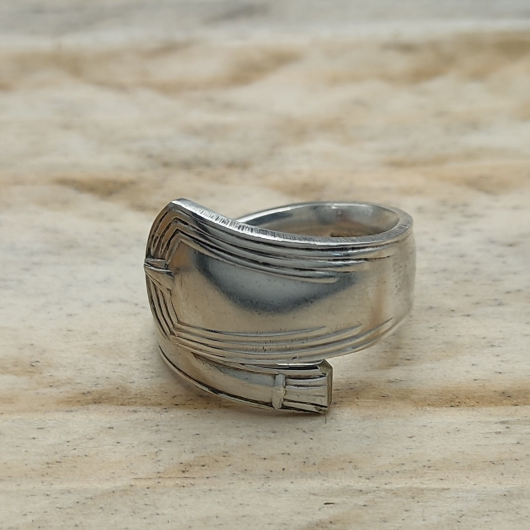 Wrap around spoon ring