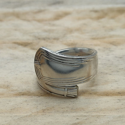 Wrap around spoon ring