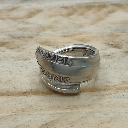 Wrap around spoon ring Silver plated