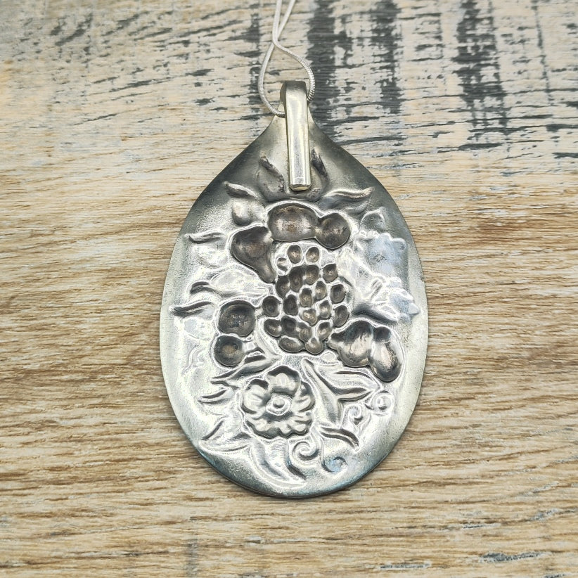 Silver plated Pendant & chain