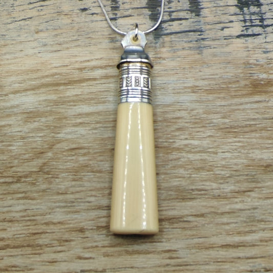 Silver plated and bakelite pendant & chain