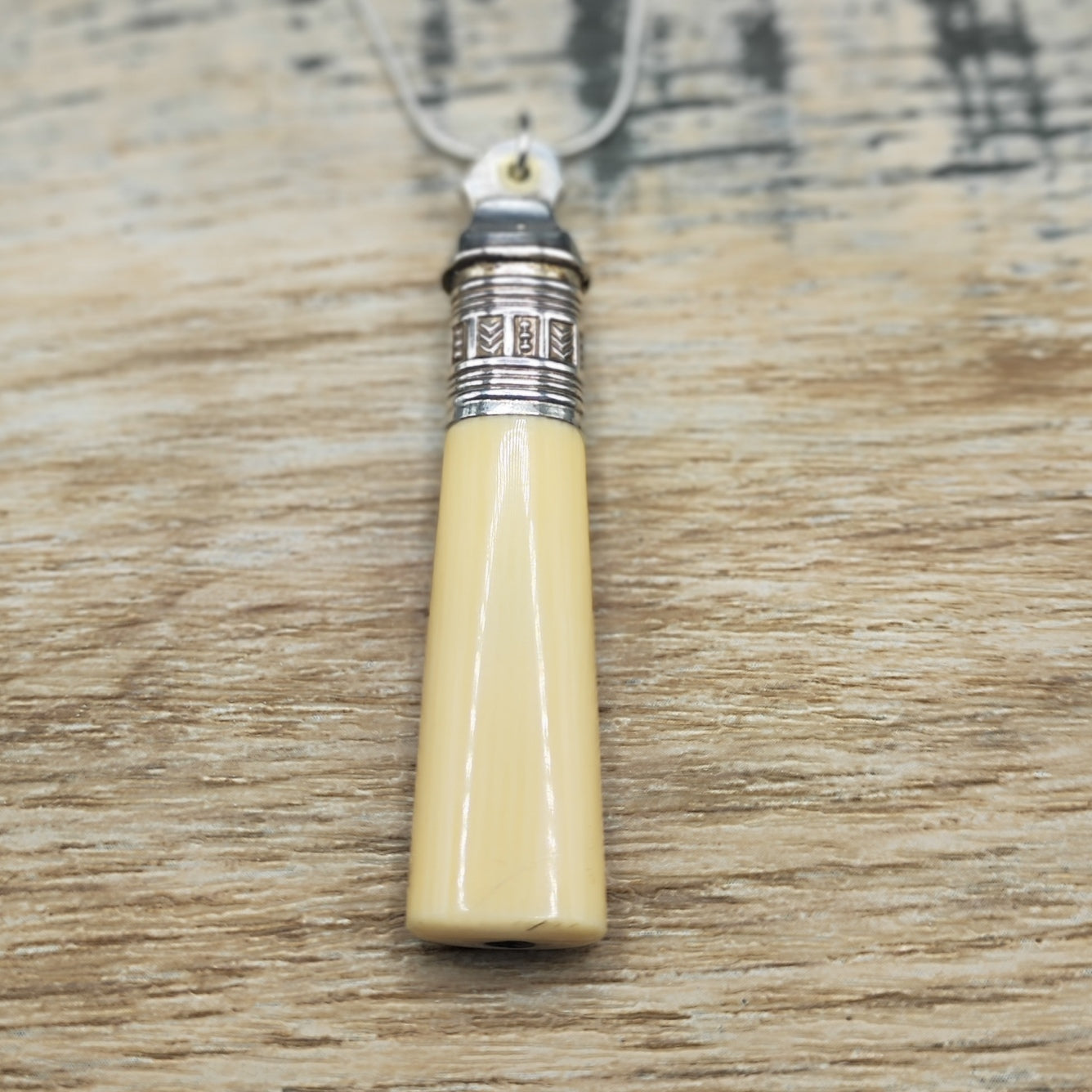 Silver plated and bakelite pendant & chain