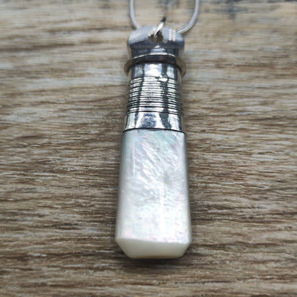 Silver plated and mother of pearl Pendant & chain
