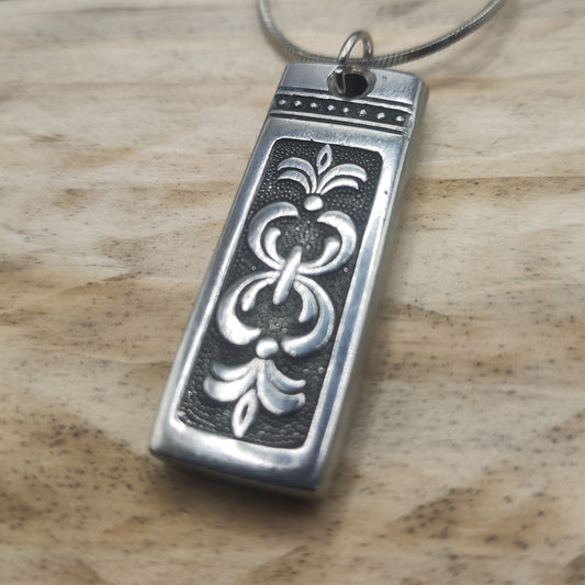 Stainless steel Pendant & chain
