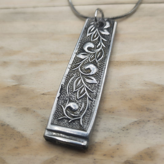 Stainless steel Pendant & chain