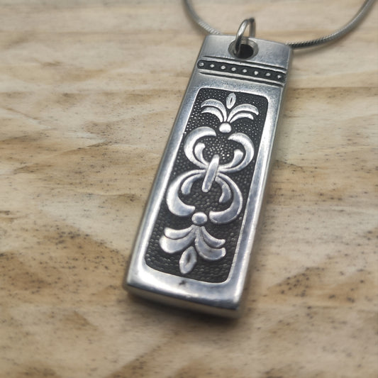 Stainless steel Pendant & chain